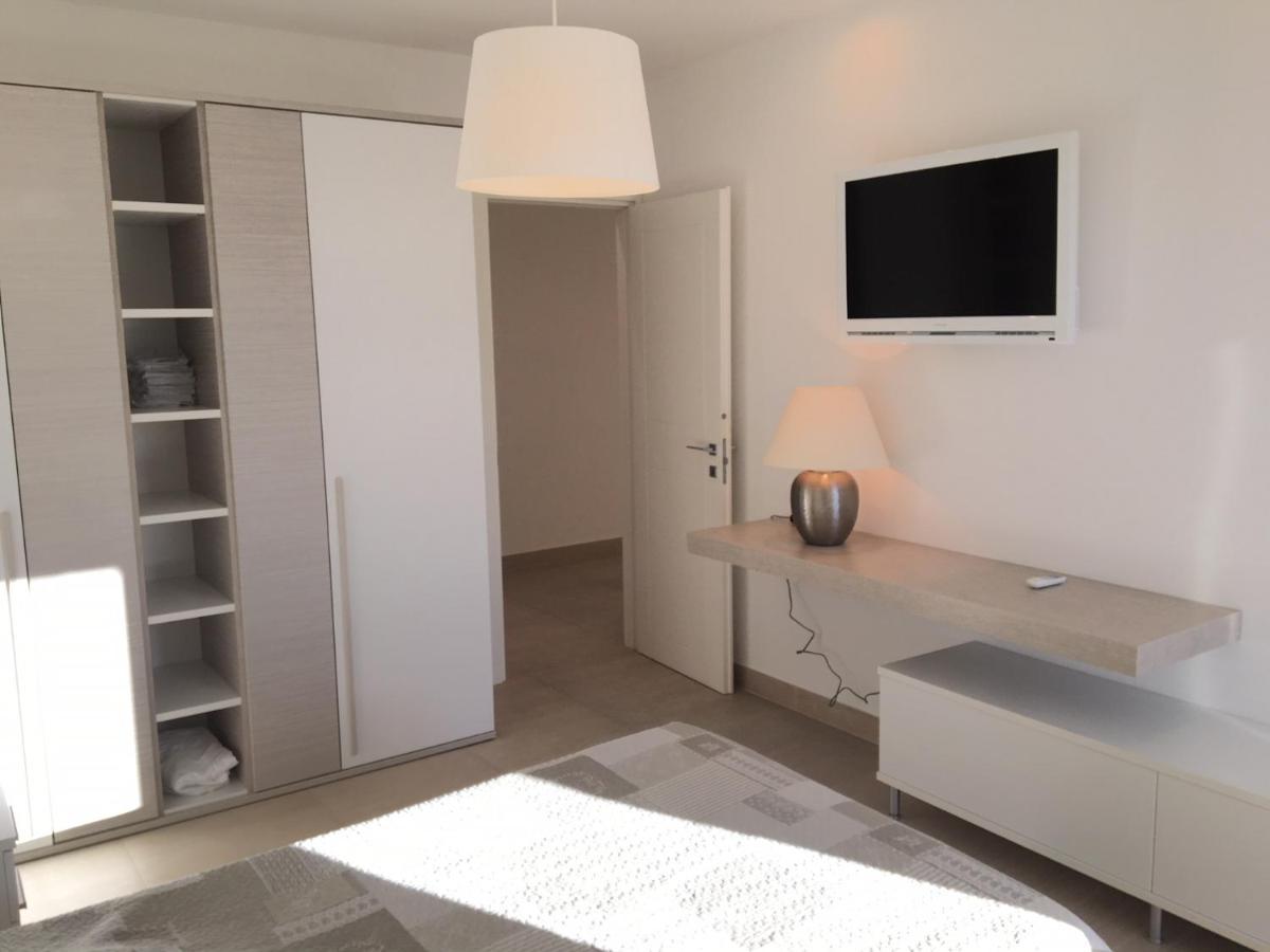 루이노 Attico Palazzo Di Vetro 아파트 외부 사진