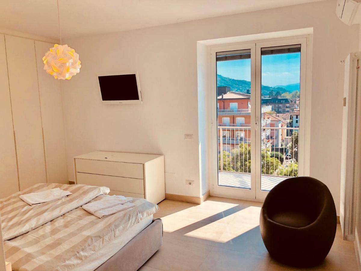 루이노 Attico Palazzo Di Vetro 아파트 외부 사진